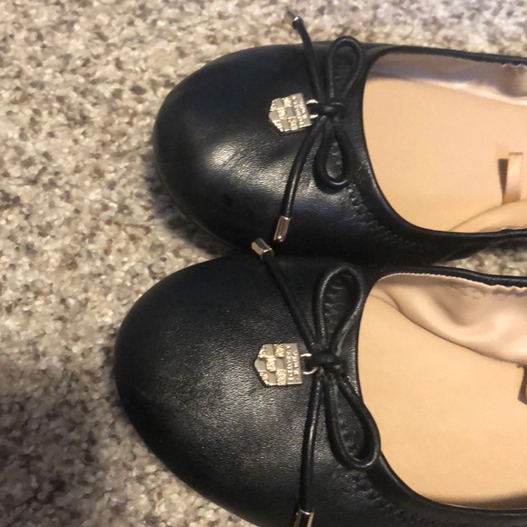 Black leather Vince Camuto flats - Picture 2 of 7